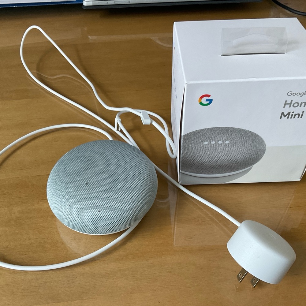 Google home mini (Chalk) 1st Gen